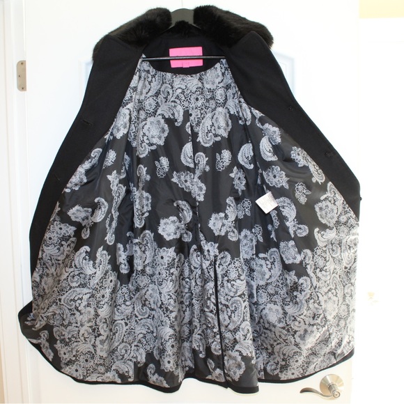 Betsey Johnson wool coat with faux fur collar (women’s XL) - Picture 9 of 11